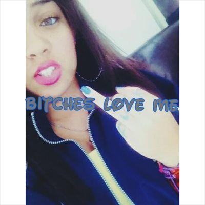 •#americana��⚪️ •fcb: Barbie Âll Sttars •instagram: BarBiiex1 •Virgo // Aug 25 �� •work// be •#bonita & #fotojenica= [like] hiphop modelaje & patinaje