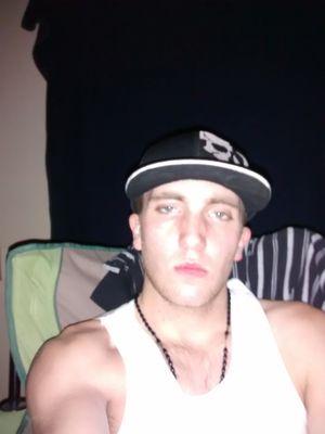 I just want to meet cool people and some cool sexy woman. I live in williston and. 7013391201 call me only woman please