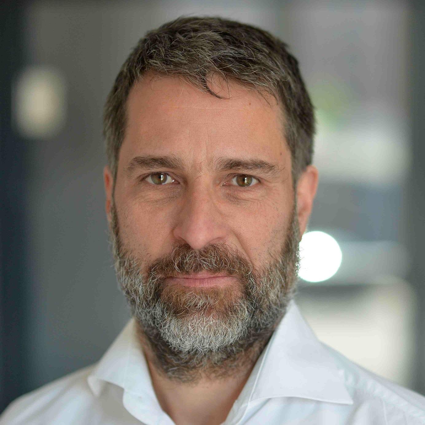 sjholdini's profile picture. 