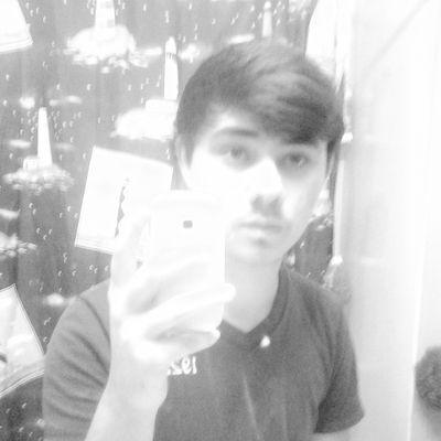 im 17 and im a trickshotter add me @Brysonn OG i sometimes feed my gmail benjiseek@gmail.com