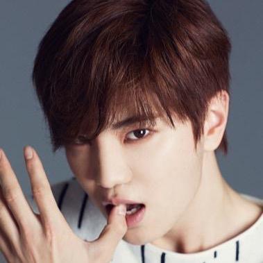 อันยองค้าบ ผมมักเน่เด็กแคระอีซองจง ผมเป็นเมะ(?)ประจำวง เชื่อมั้ยฮะ? ผมแมน100% สมายย~^__^ real--@infiniteyounges #ParanMoleFam PMFN156 #93line -181213-