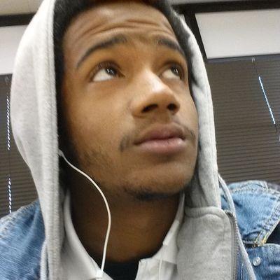 Follow ill follow back!! Plays football at Tulsa Mclain high school! #5