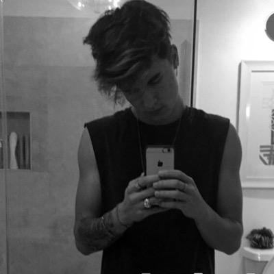 free follow from @4amshawn, have a nice day :) X