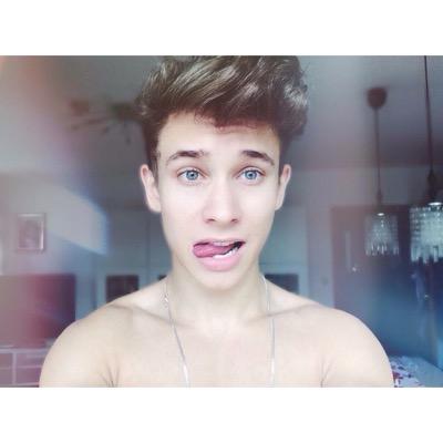 @thephilcoenen followed me ❤️ Thanks @MillyAvdylaj for help me for his follow ✨