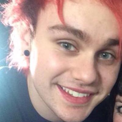 candycaneslukex's profile picture. hi cutie, go follow @deepthroatmuke and ask for a follow back