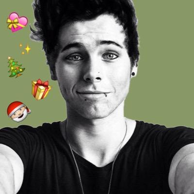 dont follow me! free follow from @ptv_lol go follow her! she follows back! she's trying to reach 6.4k!