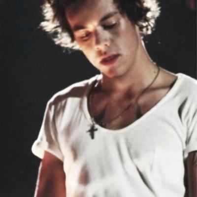 @harry_styles you should bend me over