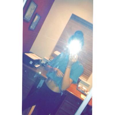 add me on instagram - laurahagmann_