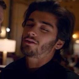 I GIVE YOU A FREE FOLLOW SO FO FOLLOW @smolderzarry PLS SHE FOLLOWS BACK