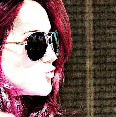 e sou rebelde quando só penso na @DulceMaria