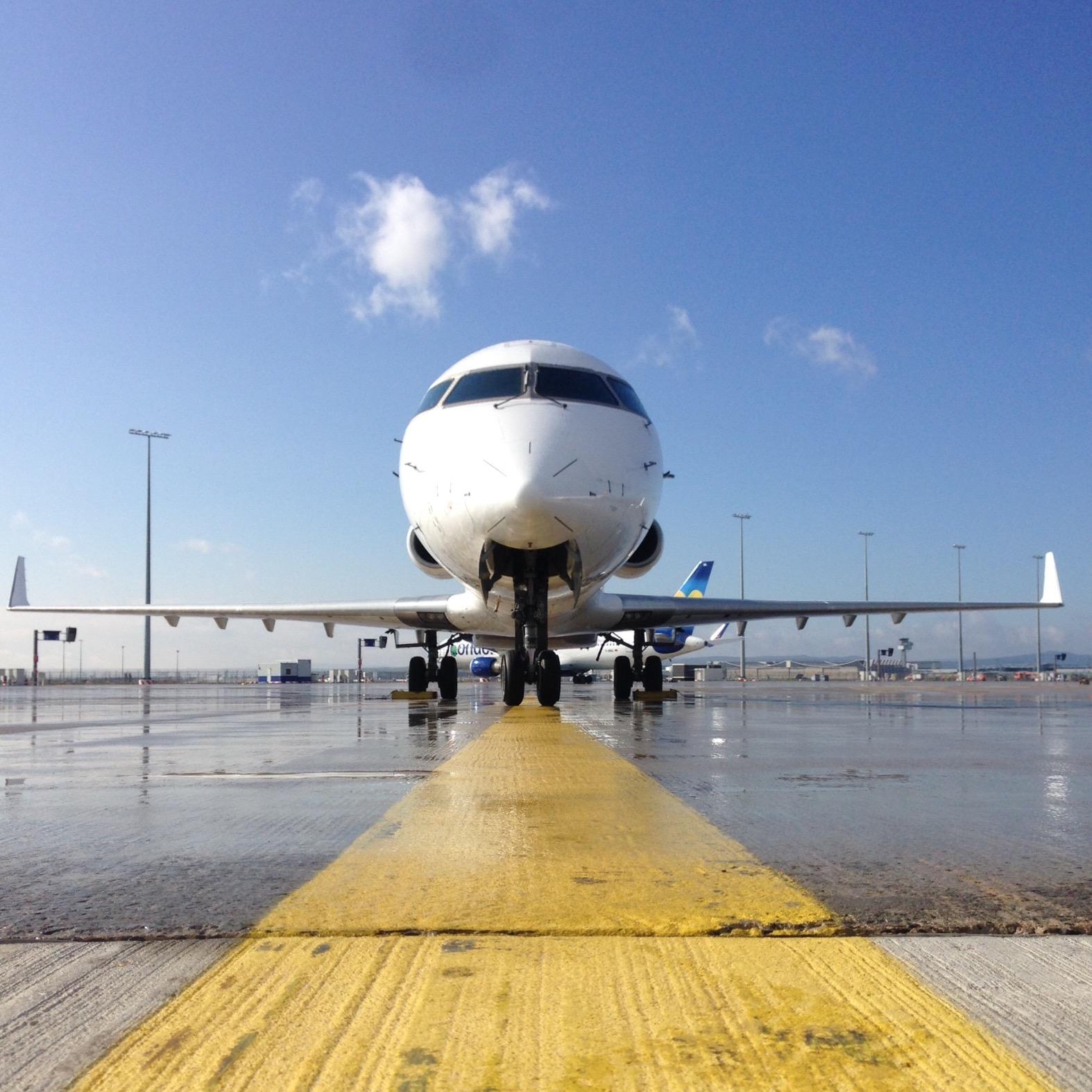 ElbGeissbock's profile picture. Fussball, Luftfahrt, Star Wars und...