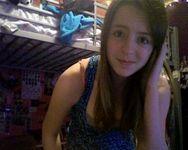 ladygil378's profile picture. When a girl is in love, she offers cex. When a guy wants sex, he offers loved