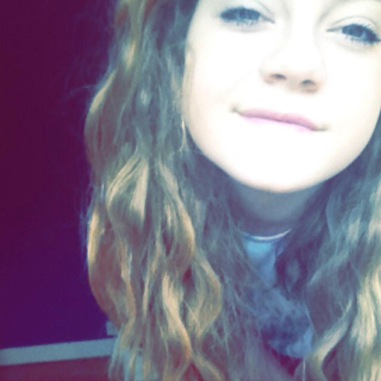 OlzanskiftGrier's profile picture. 5sos on valentines day 2014 ~ James Francis is my prince ~ kian lawley is my oxygen~ met mazzi maz on the 9th december 2014~ he said i was a good hugger.