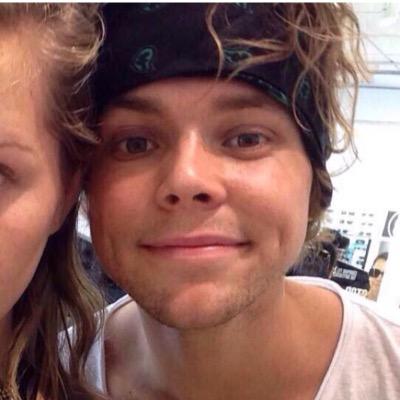 follow @nightdriveirwin