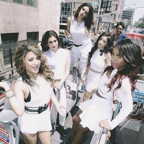 A Banda Fifth Harmony e um  sucesso Siga a gente vocês saberão de tudo sobre elas