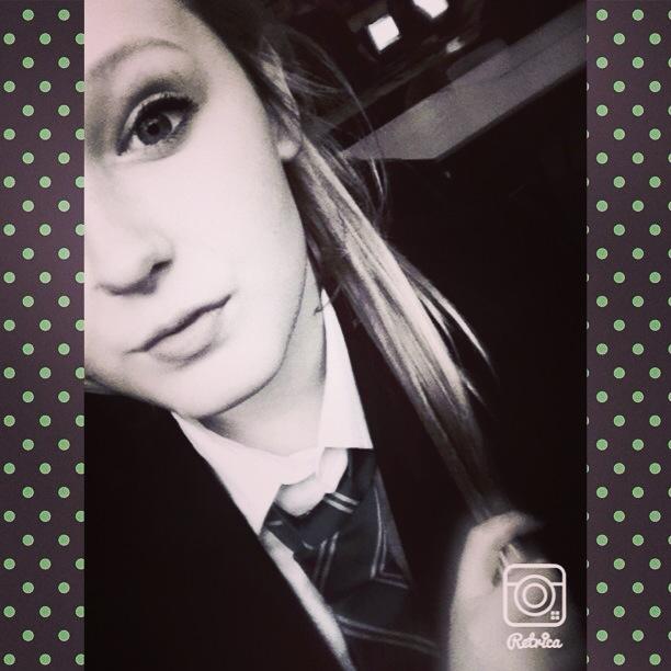 Im unique.                                      Add me on psn blondy_dannii.                            kik me danniiallen99                      Dylan 31-1-14❤