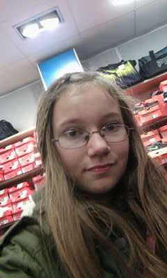 You follow me, i'm follow back FACEBOOK:Samantha Welke  Ich liebe Bibi und Julian O:-)