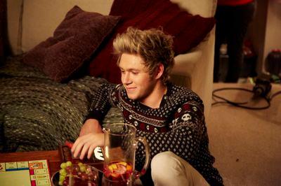 Love all my amazing directioners you are family to me don't follow if you don't believe