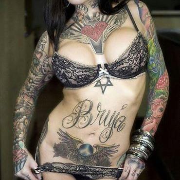 Tatuajes y piercings · Tienda de ropa para mujeres · Tienda de suministros de material de arte y artesanías