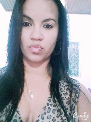 LisandraEmanuel's profile picture. 