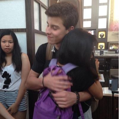 PLEASE DO NOT FOLLOW BACK, BUT FOLLOW @ttlygilinsky :)