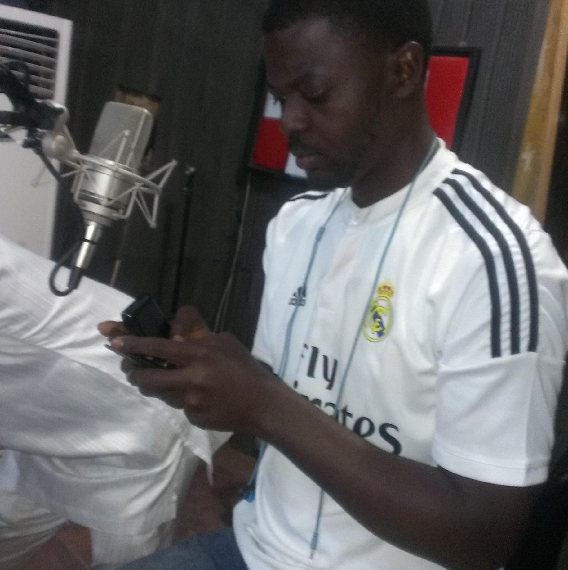 Cool calm n collected loves 2 laugh,meet people,Sport Analyst,Presenter.