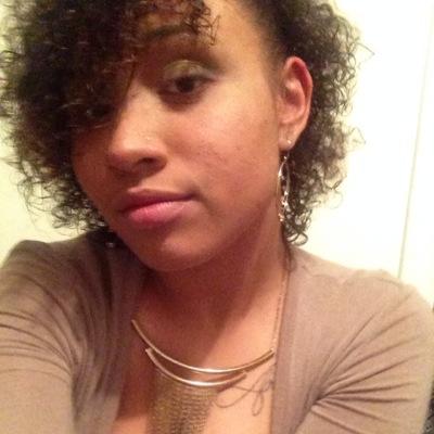 Im a young independent woman living life how i want! Im as real as it gets, cant be true to yourself if your not real with others!