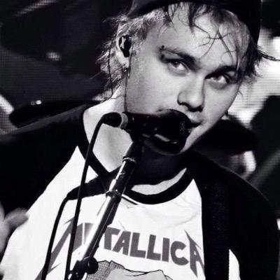 I love you babes! If youd like you can follow me on @FALL0UTMIKE