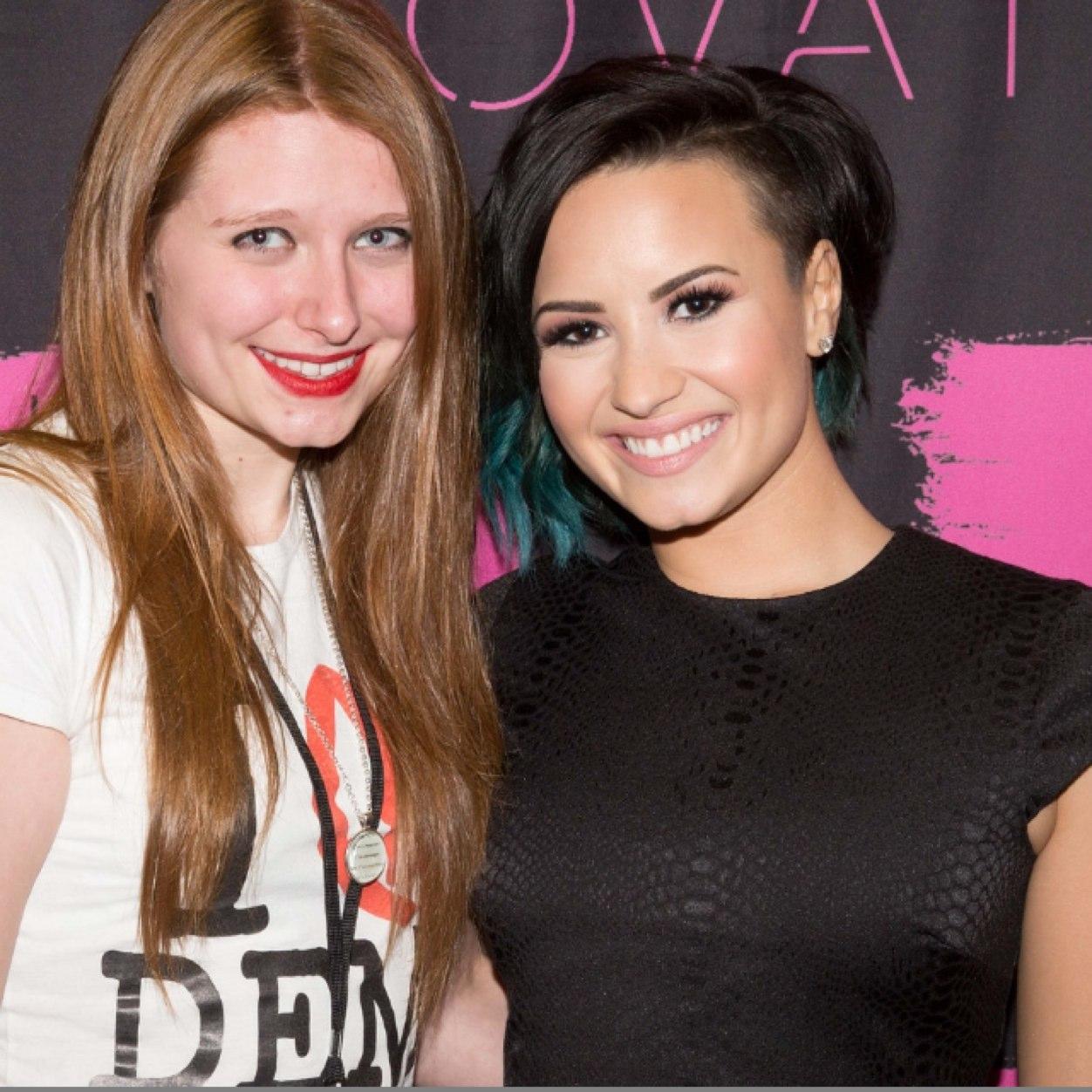 @ddlovato is my Queen.
27/11/14
