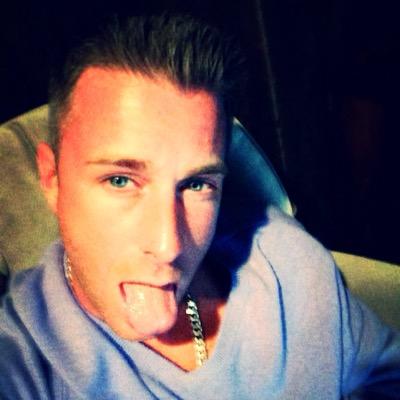 the_investment_'s profile picture. 