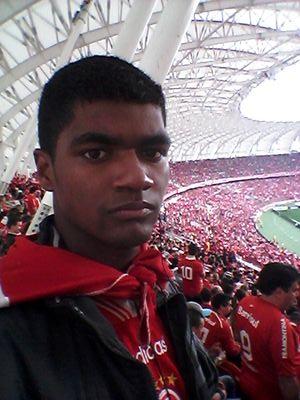 . A verdadeira medida de um homem não é como ele se comporta em momentos de conforto e conveniência, mas como ele se mantém em tempos de controvérsia e desafio.