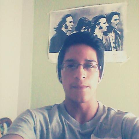 Si con frecuencia te han dicho que eres un grandísimo pendejo, vele el lado positivo: cuando te enamores, nadie notará la diferencia.