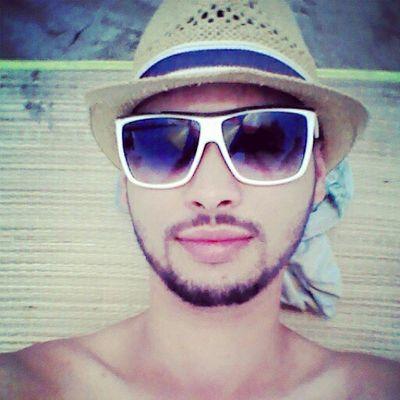 Sou o que quero ser. 
Faço tudo o que eu quero.
Se não me conhece me chame, vai gostar.