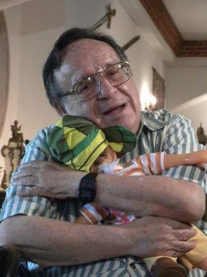 Tímido, mas alegre, amo meu Amor, Tricolor pra sempre, Chaves eternamente, sou legalzinho, acho q não sou metido...Deus illumina meus caminhos