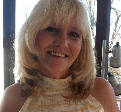 sharontinkerbe1's profile picture. 