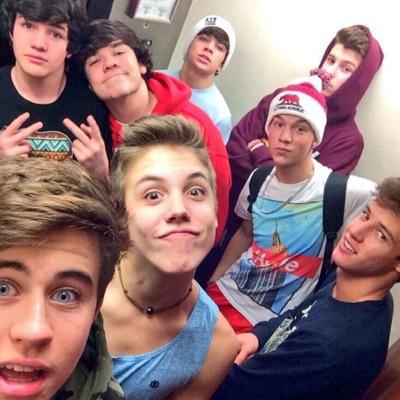 tweet me a selfie for a ship with the original 11 + Sammy :) follow my personal @phantomendes!