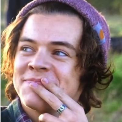 go follow @lrhftstyless because she gave you a free follow and she fb