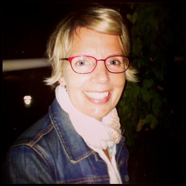 she/her—MS English teacher; lifelong reader, writer, runner; married to @Ultimans. Looking to make “good trouble.” (All tweets and likes—my opinion.)