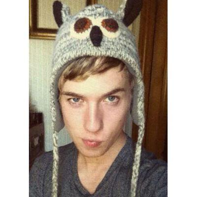 19. Fake. Sexo por dm. Amo leer. Hago lo que quiero, como quiero y con quien quiero. #FreeRol. Bisexual.