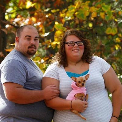 Lindsey Renee Manning as of 4•6•13...married...mommy to a teacup chihuahua roxie and weimaraner harley! i love to be outside and just have fun!