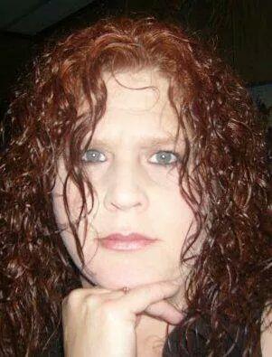 wife ,mother of 4 ,love to read , Gardening ,SyFi lover
