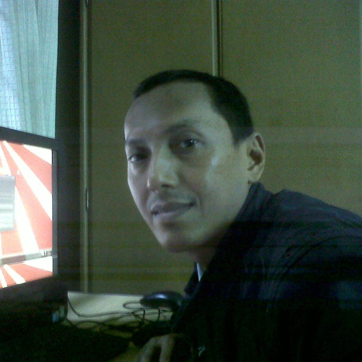 fuzi_express's profile picture. Siap Melayani Anda Antar Jemput Barang, Paket, Dokumen, Orang dan lain-lain se-JADETABEK. 0812.880.27.880, 0838.0625.0572. 0857.7949.2535