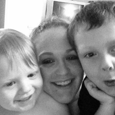 STAY AT HOME MOMMY OF THREE BEAUTIFUL KIDS! NURSING STUDENT AND JAMBERRY NAIL WRAP CONSULTANT !!!!