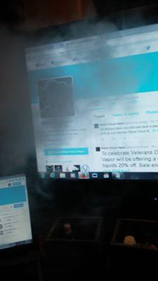 I vape, and give honest reviews . http://t.co/c0FqpAIGPN and for any info on products coming from New site contact at darinperez19@gmail.co