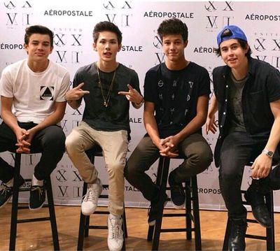 Fan girl15 years Younge!!*^▁^* I love O2L guys and sureI love Magcon boys! They are amazing and they made my life yay! N~C~M~J's~C~A~H~S ♥