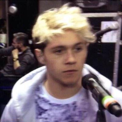 i write all caps poetry about niall
(i am @IWONTACTMYAGE )