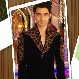 I am a Huge Fan of Zaya..i made this ID for them...Waitingg when Harshad @har1603 Nd Pree Preetikatweets Follow me..Plzz Follow meeee.... :'(