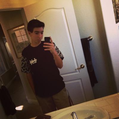 Part of the Team Moral Pro CoD player. Add me at Moral Extract