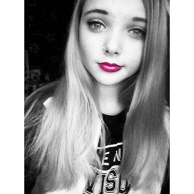 arianna2000x's profile picture. 25_09_00~ arianna kloosterman~ i love: long hugs, friends, familly, youtube, music, drawing, laugh hard, cry together.