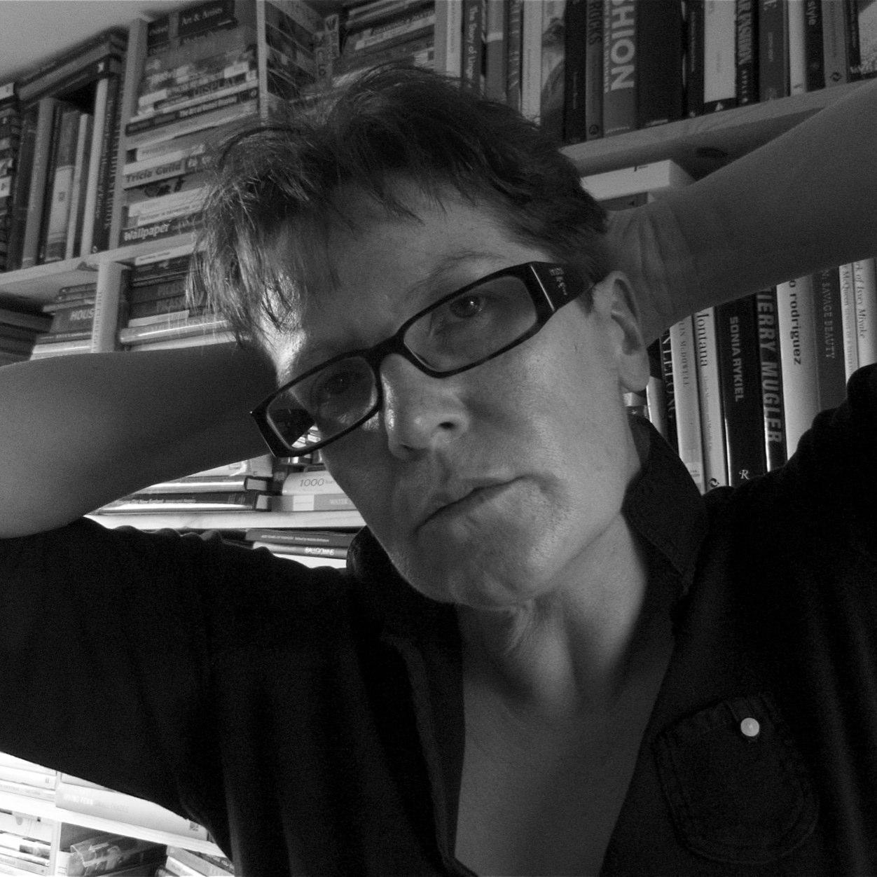 SjfSue's profile picture. Interested bystander to the worlds great stage! Cannot put a good book down! Can sometimes be found messing about on/in/under boats. Shoes are what I do!